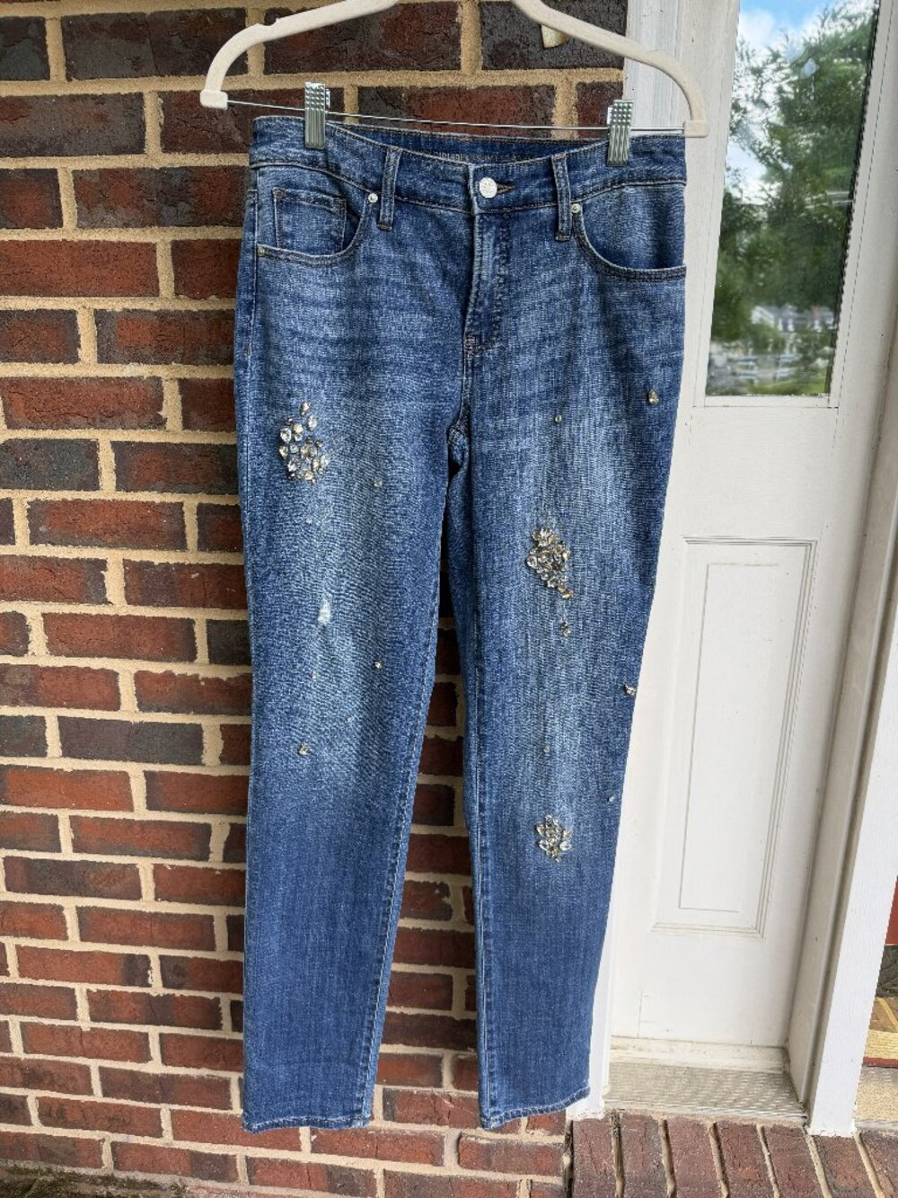 Share Chico’s Embellished So Slimming Girlfriend Slim Leg Ankle Jeans Sz 00T /US